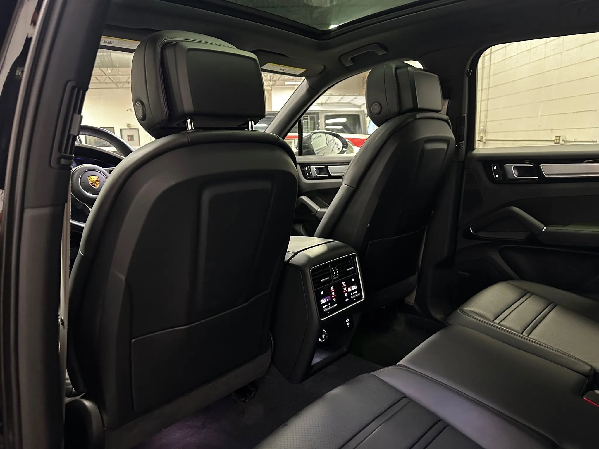 Used 2023 Porsche Cayenne image 13