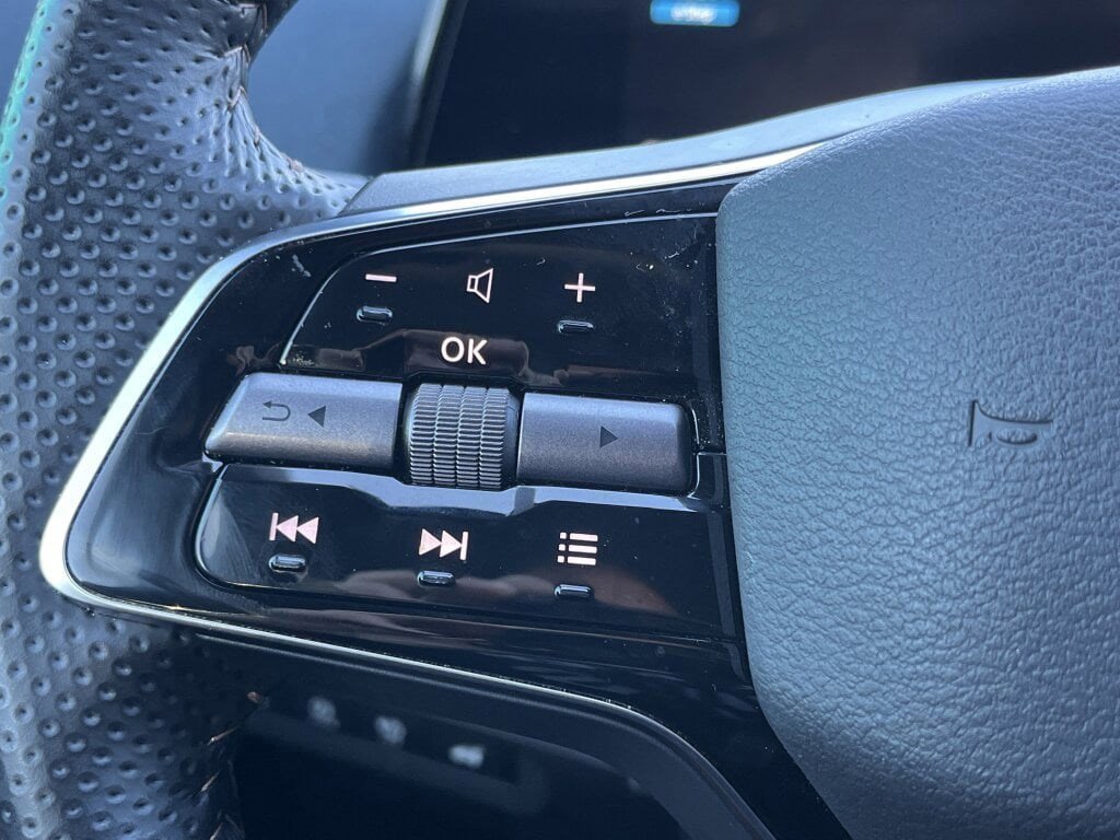 Used 2023 Nissan Ariya image 11