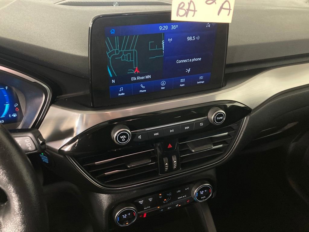 Used 2021 Ford Escape Titanium video 2