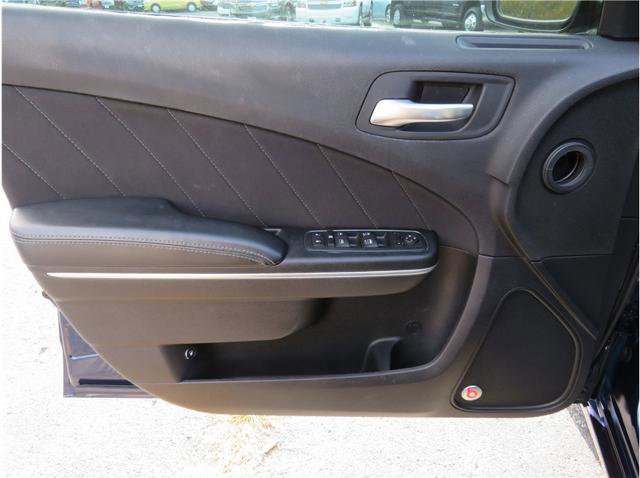 Used 2015 Dodge Charger SXT w/ Driver Confidence Group image 14