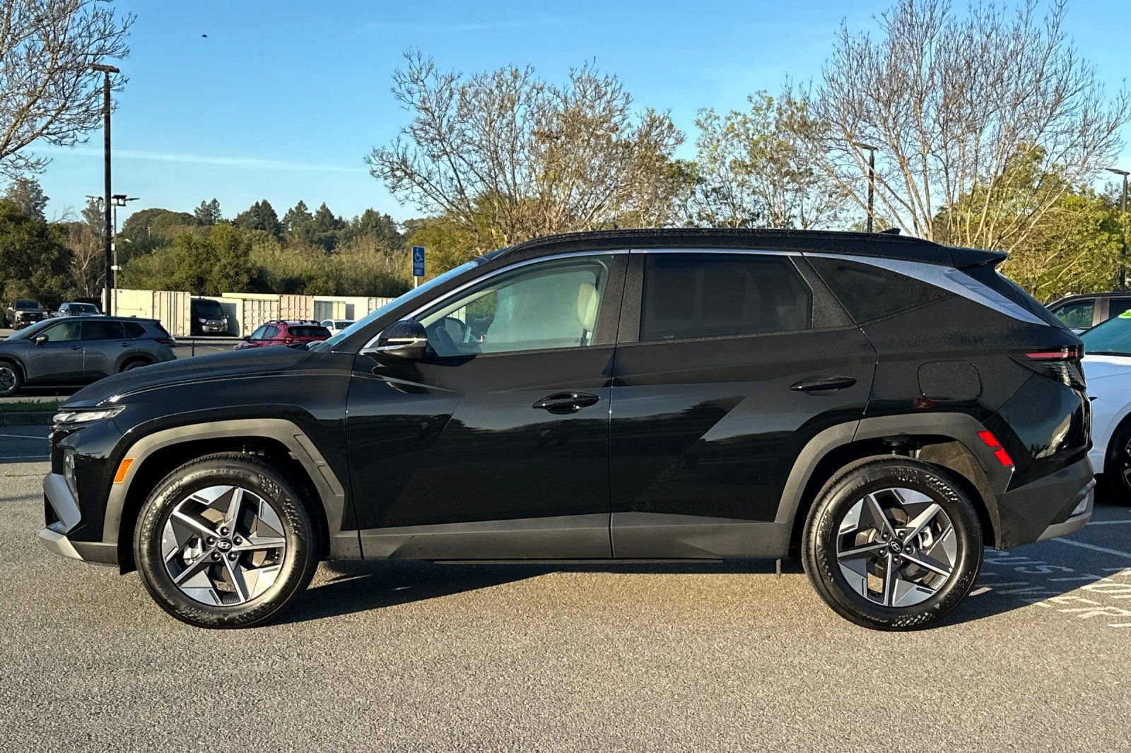 Certified 2025 Hyundai Tucson SEL image 7