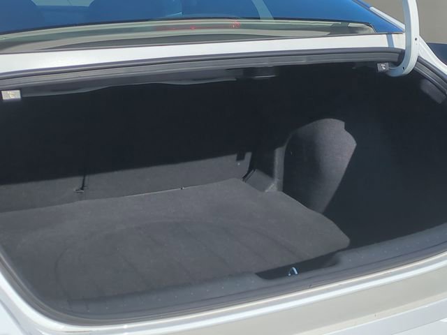 Used 2023 Hyundai Elantra Limited image 32