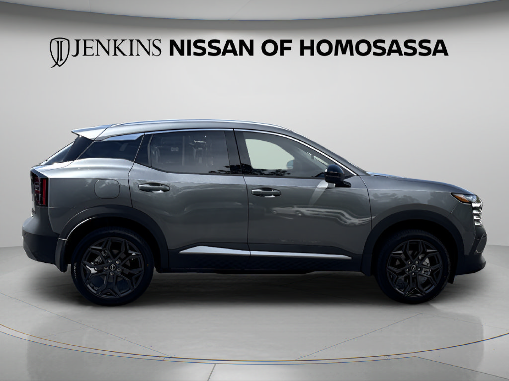 New 2026 Nissan Kicks SR w/ SR Premium Package FWD image 5