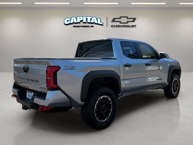 Used 2025 Toyota Tacoma TRD Off-Road AWD/4WD image 5
