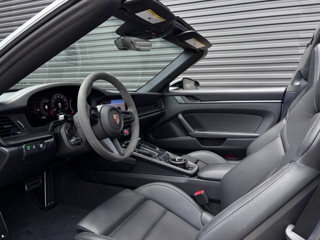 Certified 2025 Porsche 911 Targa 4 GTS AWD/4WD image 5