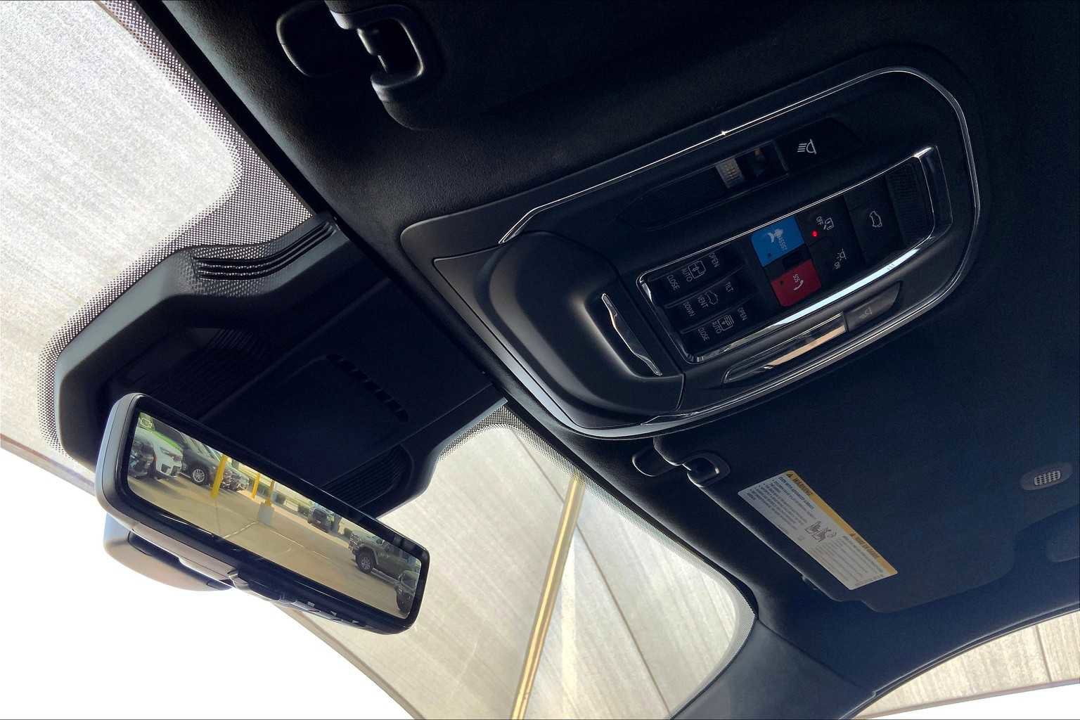 Used 2024 Jeep Wagoneer Launch Edition image 63