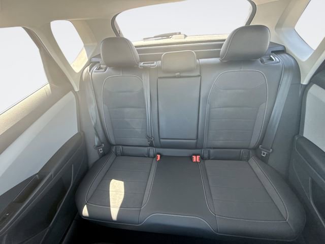 Used 2022 Volkswagen Taos SE image 23