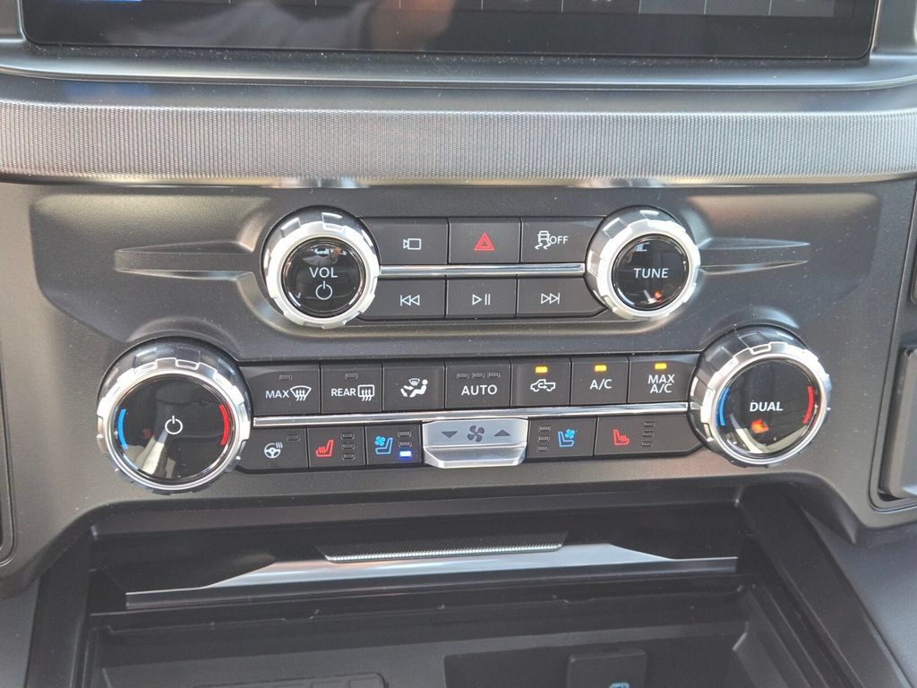 New 2026 Ford F350 Platinum AWD/4WD image 17