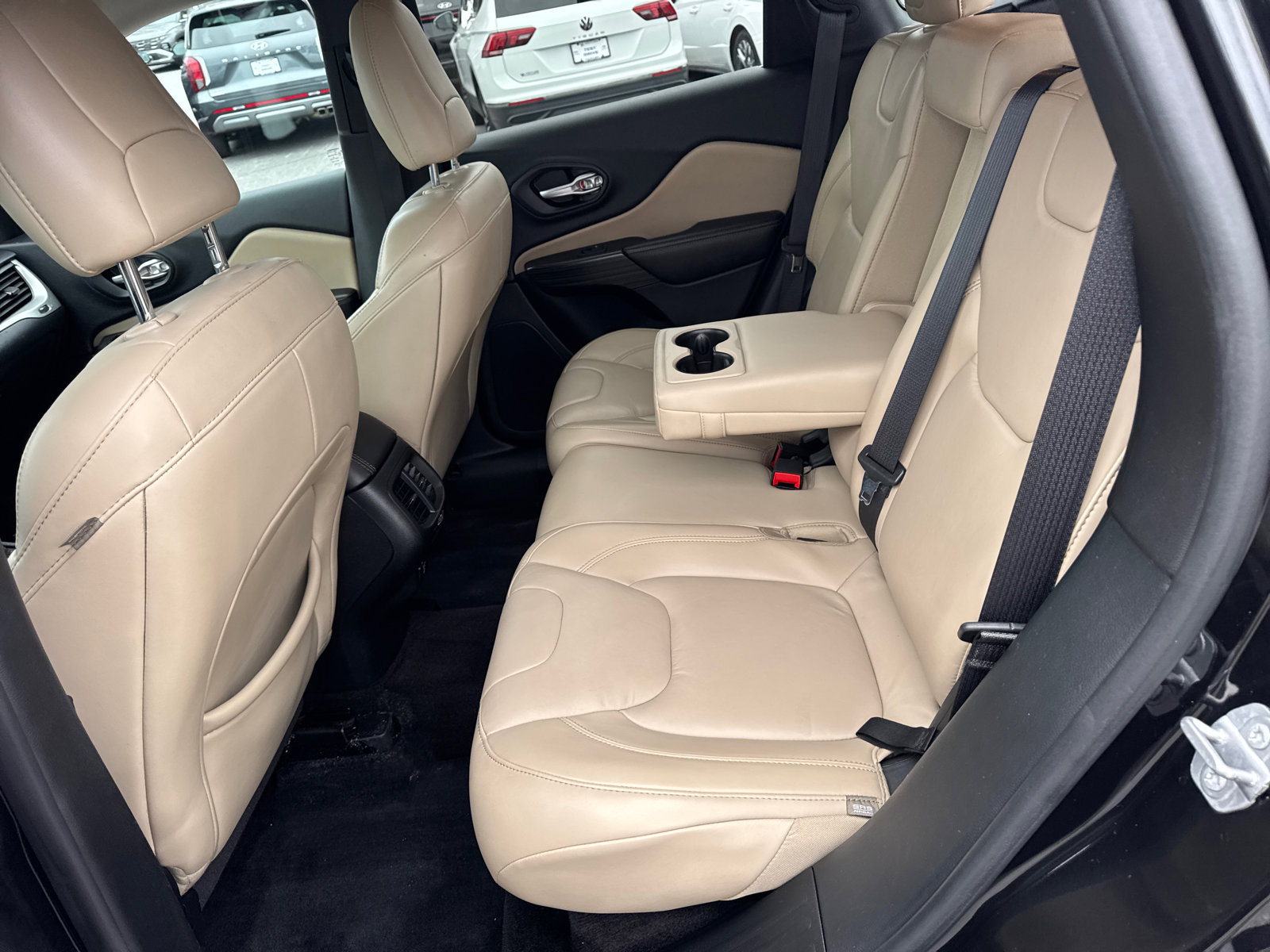 Used 2016 Jeep Cherokee Limited w/ Technology Group image 20