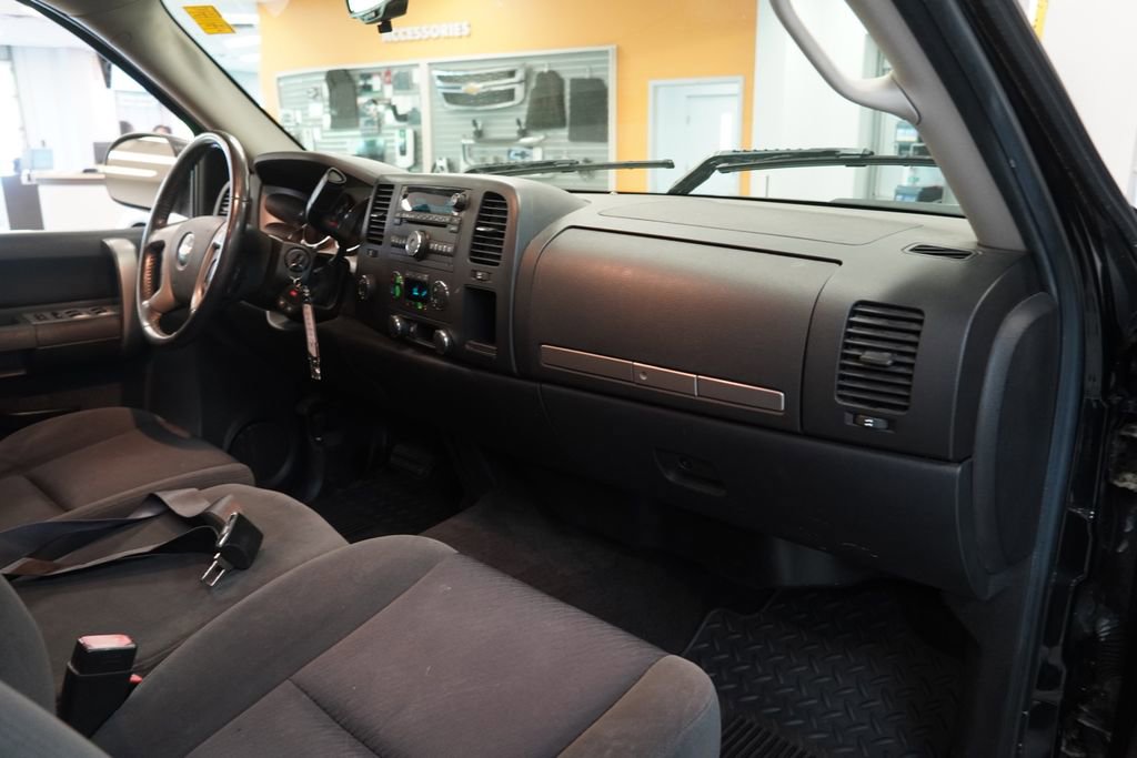 Used 2009 Chevrolet Silverado 1500 LT w/ Power Pack Plus AWD/4WD image 34