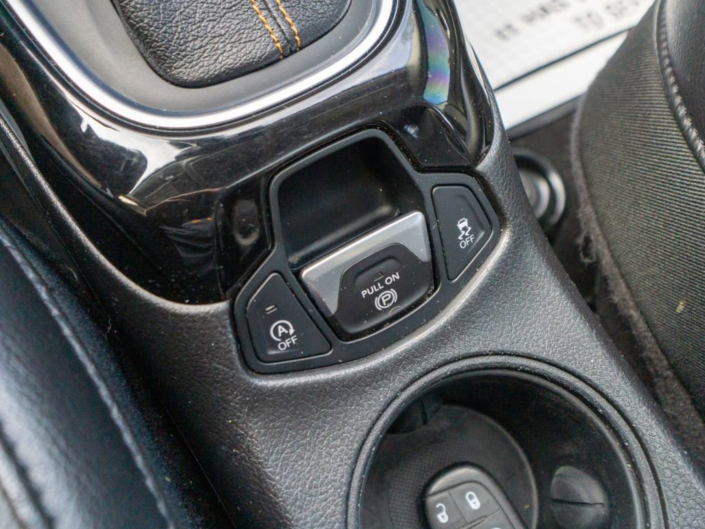 Used 2018 Jeep Compass Limited w/ Navigation Group image 28