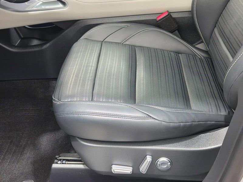 Used 2025 Lincoln Nautilus Reserve AWD/4WD image 21