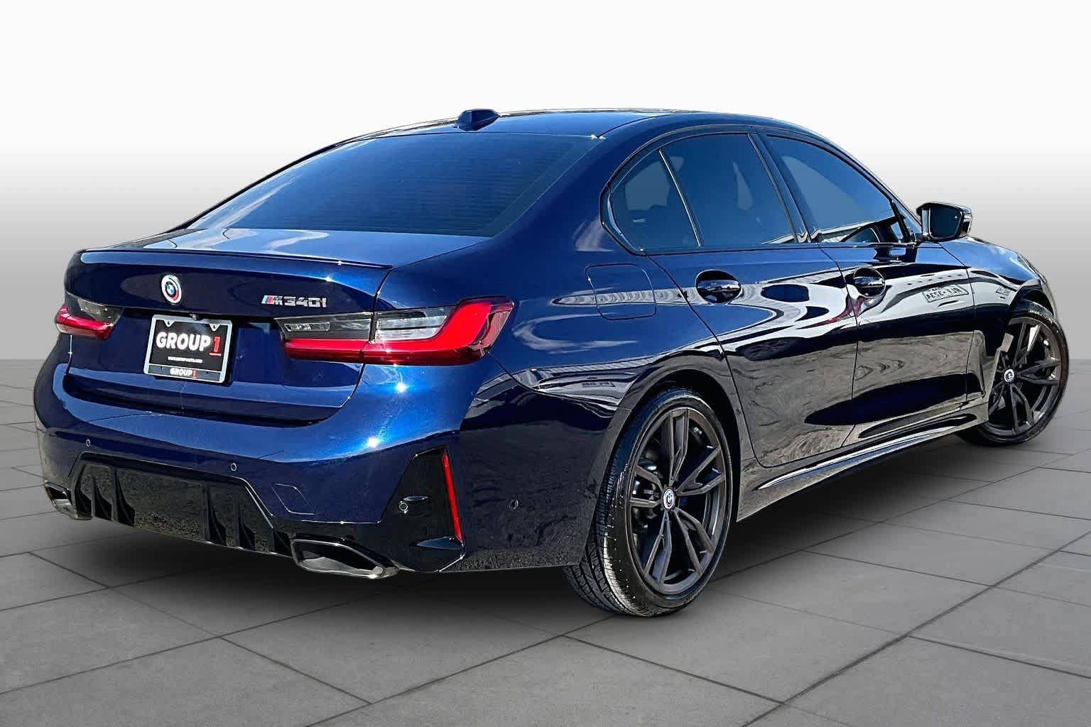 Used 2023 BMW M340i RWD image 12