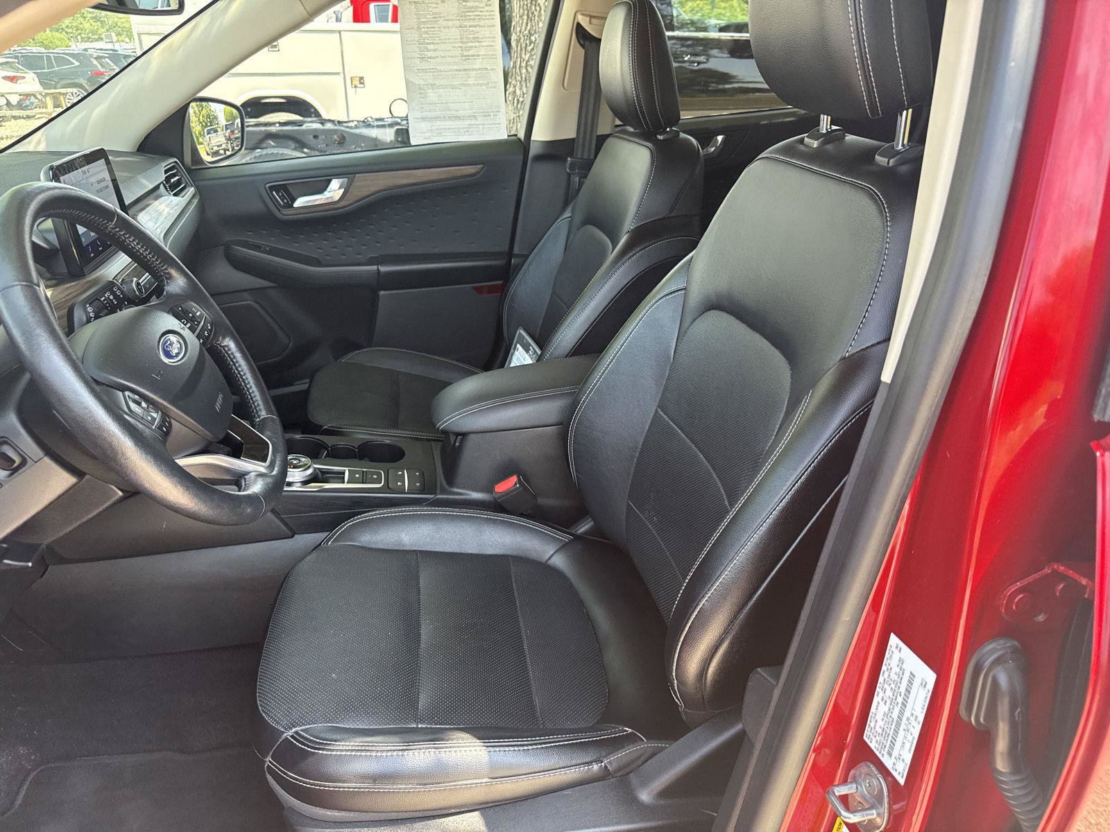 Used 2020 Ford Escape Titanium AWD/4WD image 15