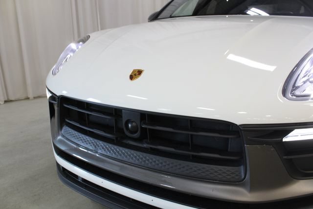 Used 2023 Porsche Macan Turbo AWD/4WD image 30