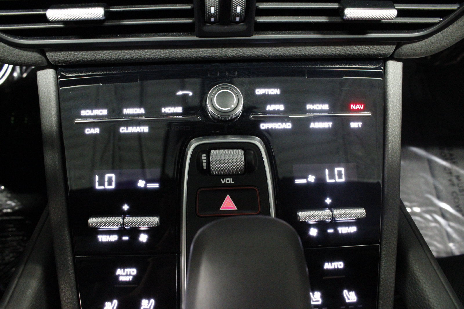 Certified 2022 Porsche Cayenne Platinum Edition AWD/4WD image 25
