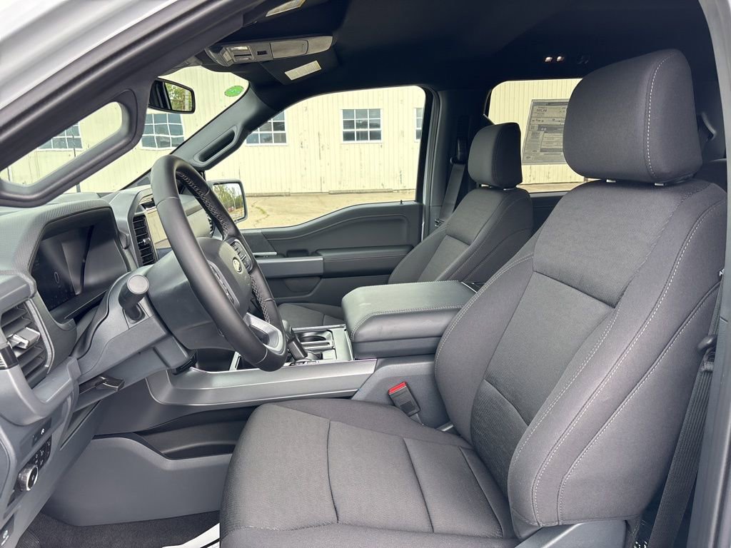 New 2025 Ford F150 XLT w/ Equipment Group 302A MID image 26
