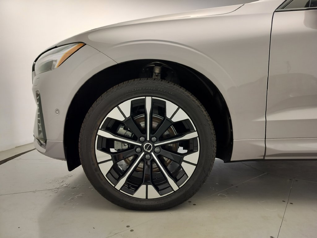 Used 2026 Volvo XC60 B5 Plus w/ Protection Package Premier AWD/4WD image 9