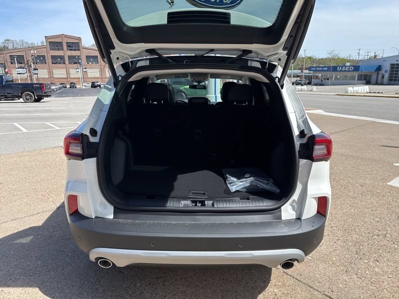 New 2025 Ford Escape SE FWD image 10