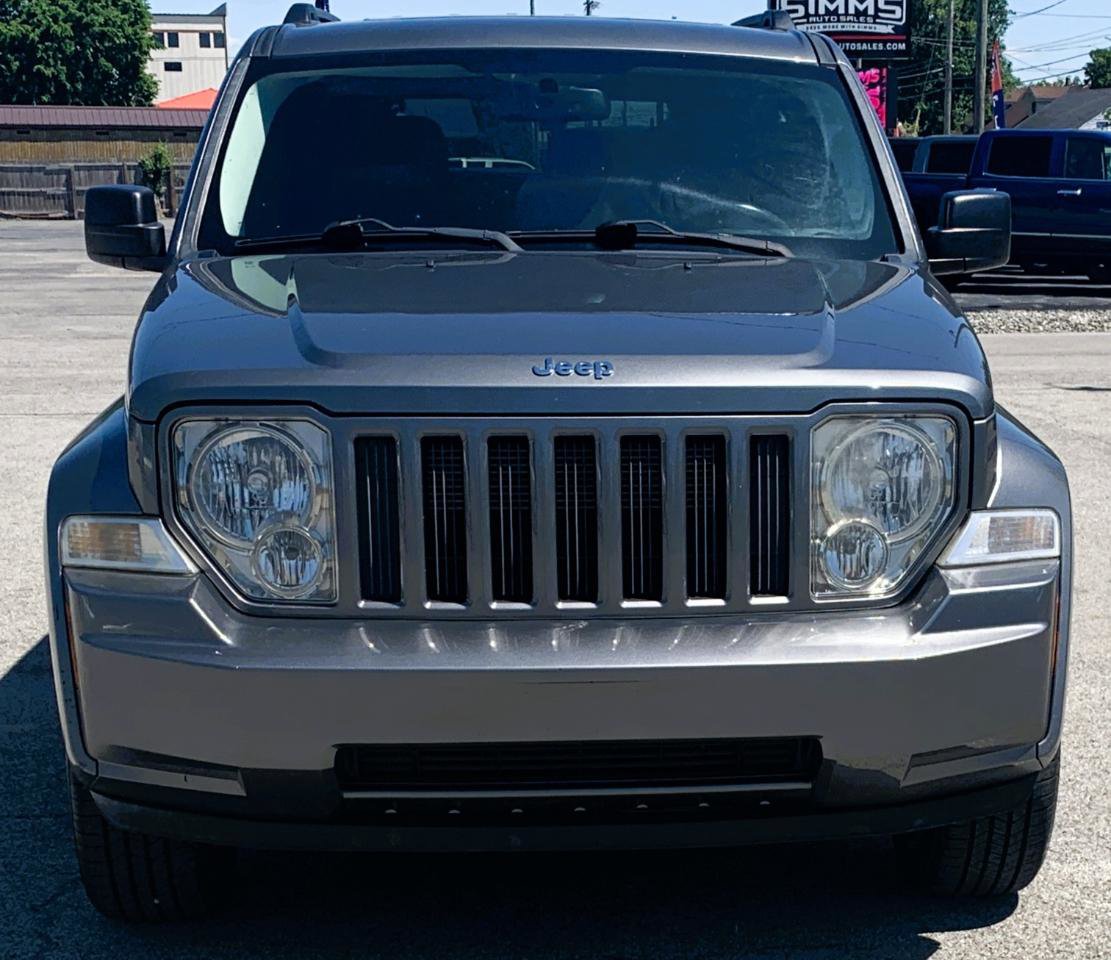 Used 2012 Jeep Liberty Sport AWD/4WD image 8