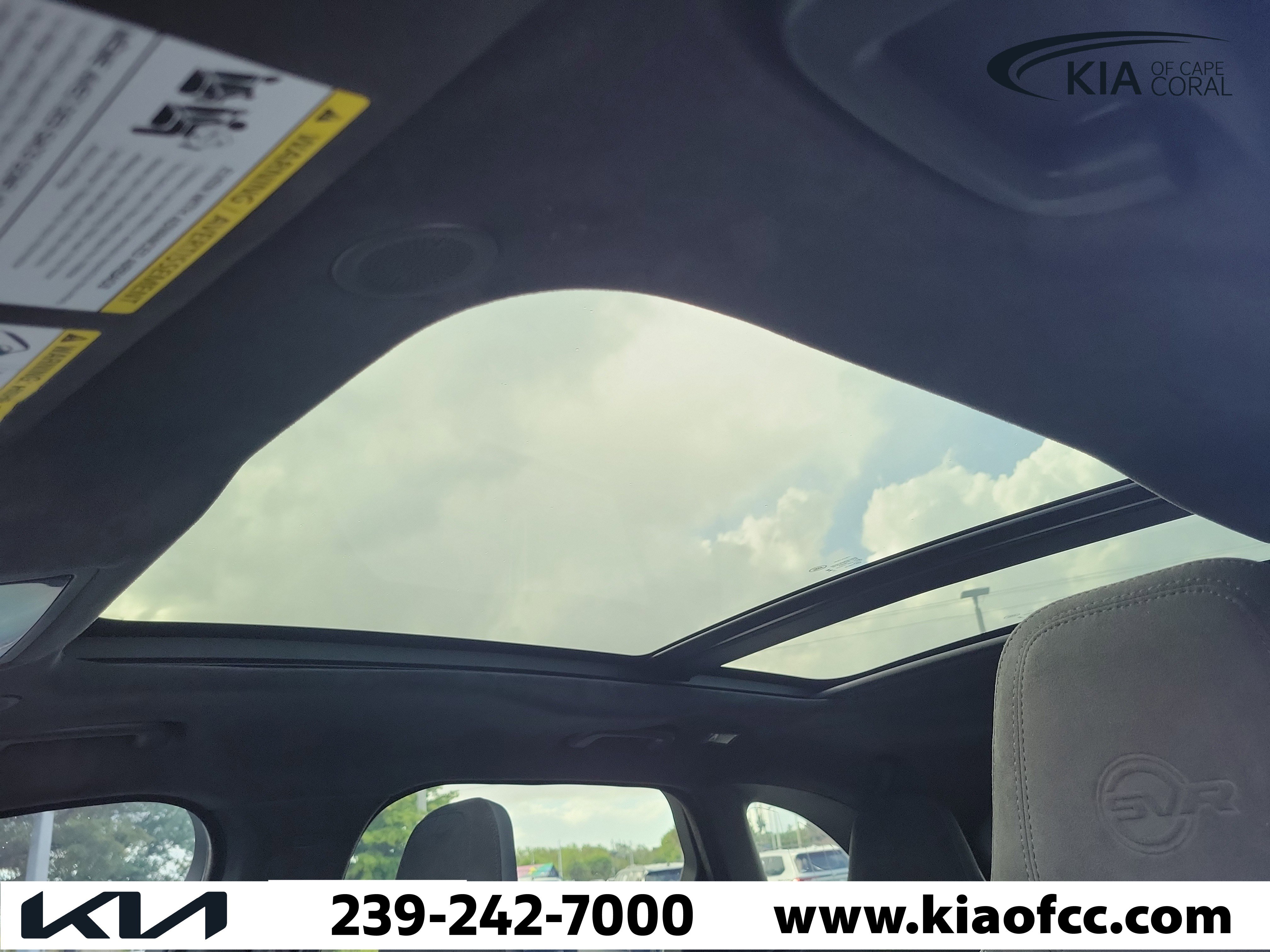 Used 2024 Jaguar F-PACE SVR image 20