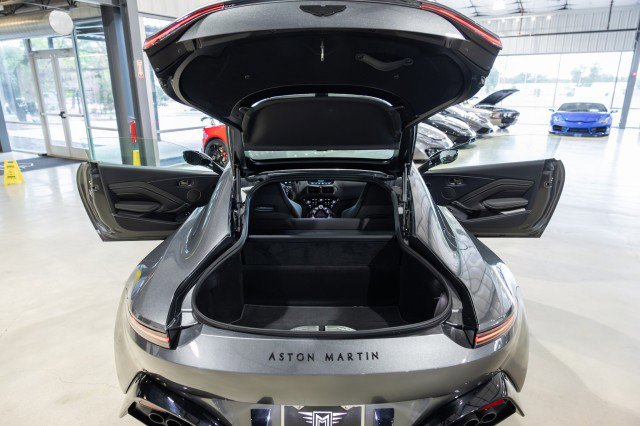Used 2023 Aston Martin V8 Vantage Coupe image 34