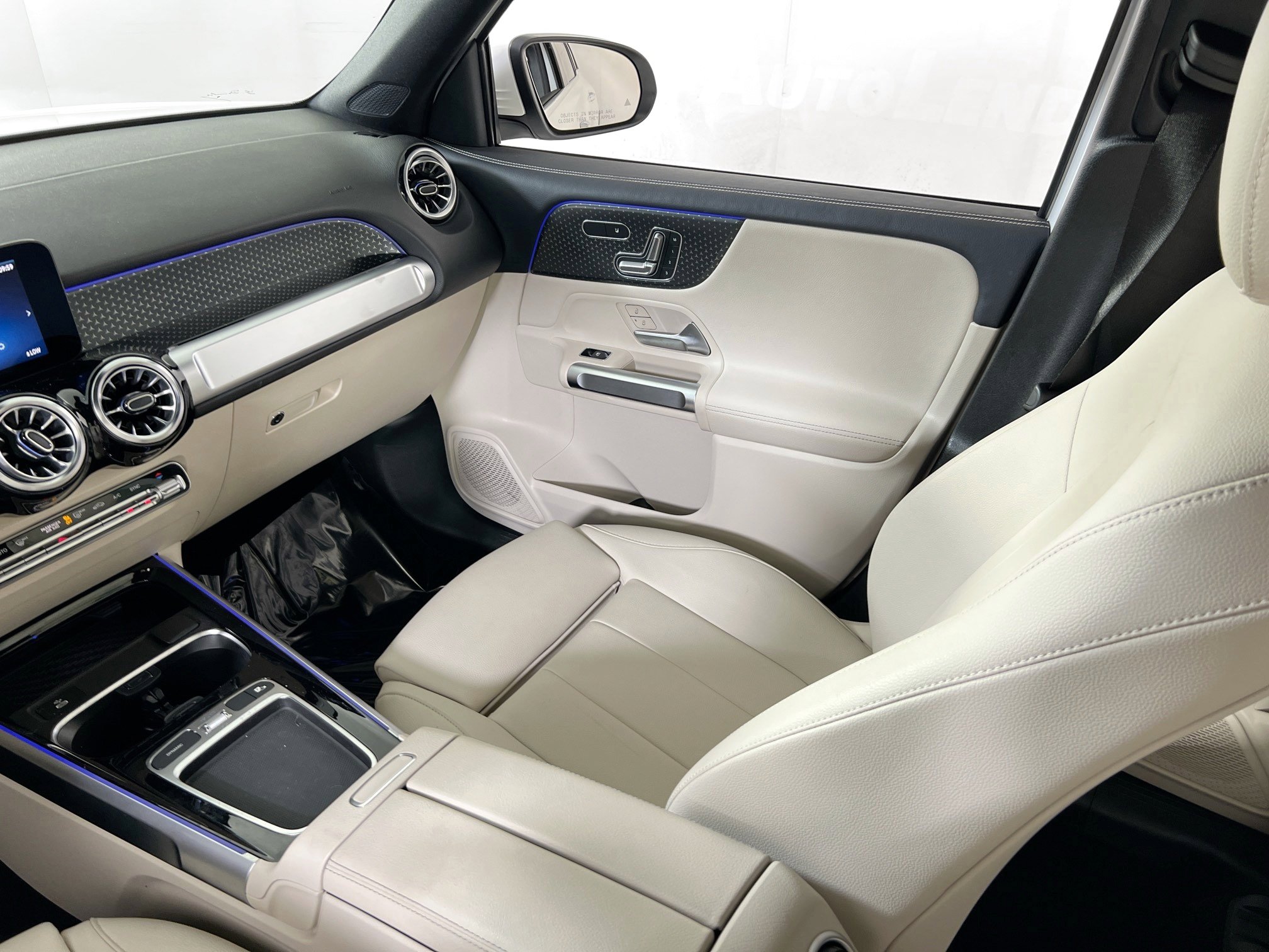Used 2024 Mercedes-Benz GLB 250 4MATIC image 22
