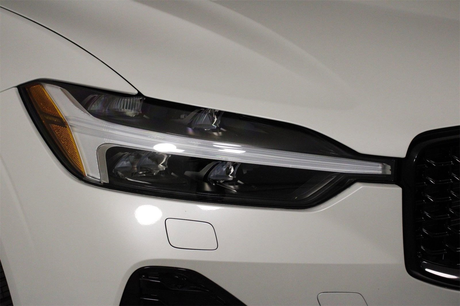 New 2025 Volvo XC60 B5 Core w/ Climate Package image 14