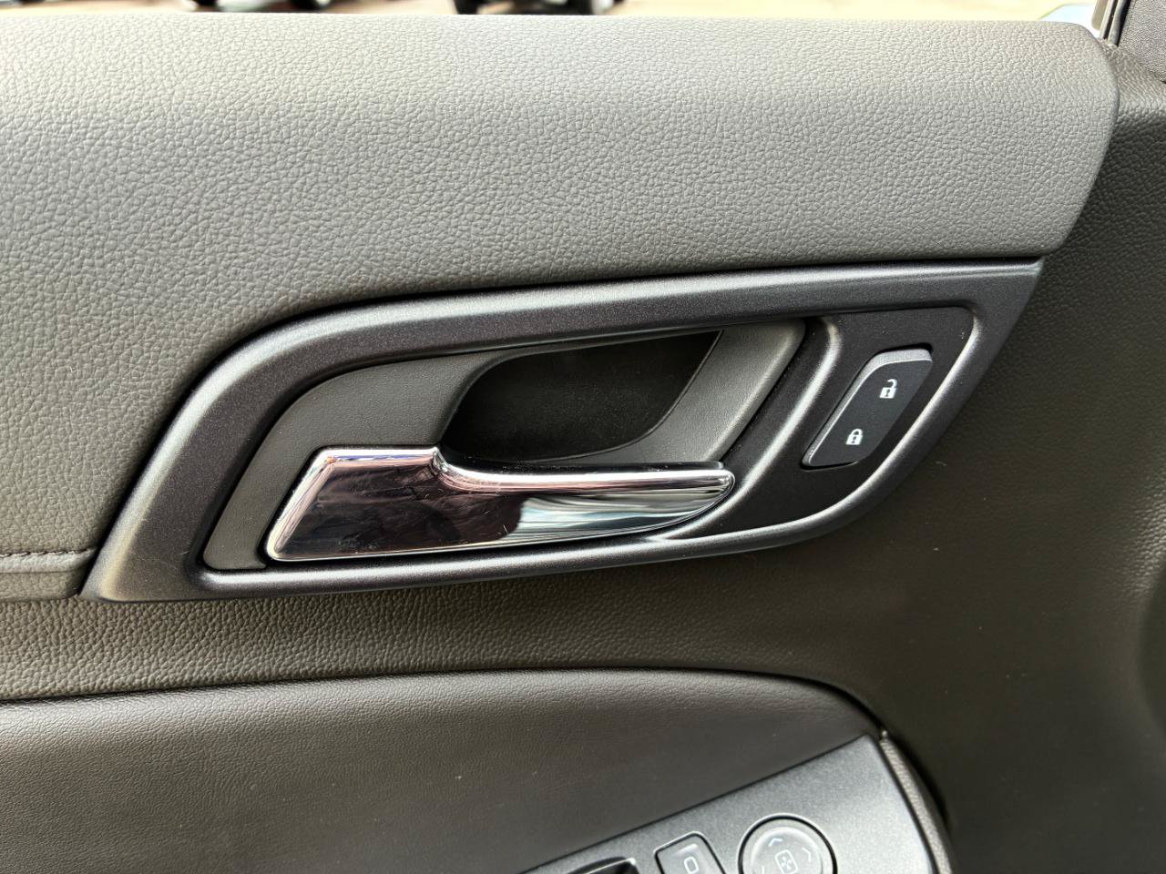 Used 2019 Chevrolet Tahoe LS AWD/4WD image 9
