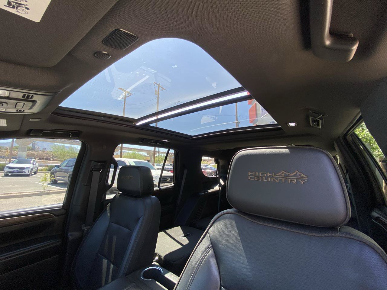 Used 2023 Chevrolet Tahoe High Country AWD/4WD image 33