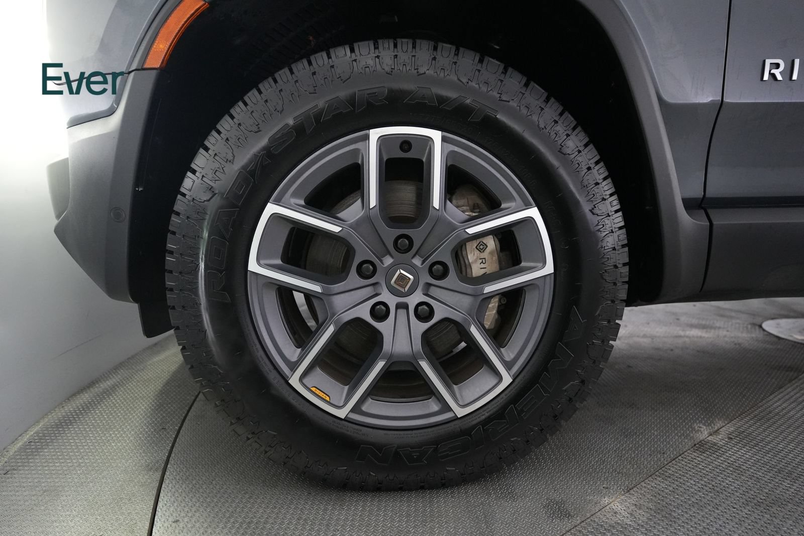 Used 2025 Rivian R1T Adventure Dual AWD/4WD image 19