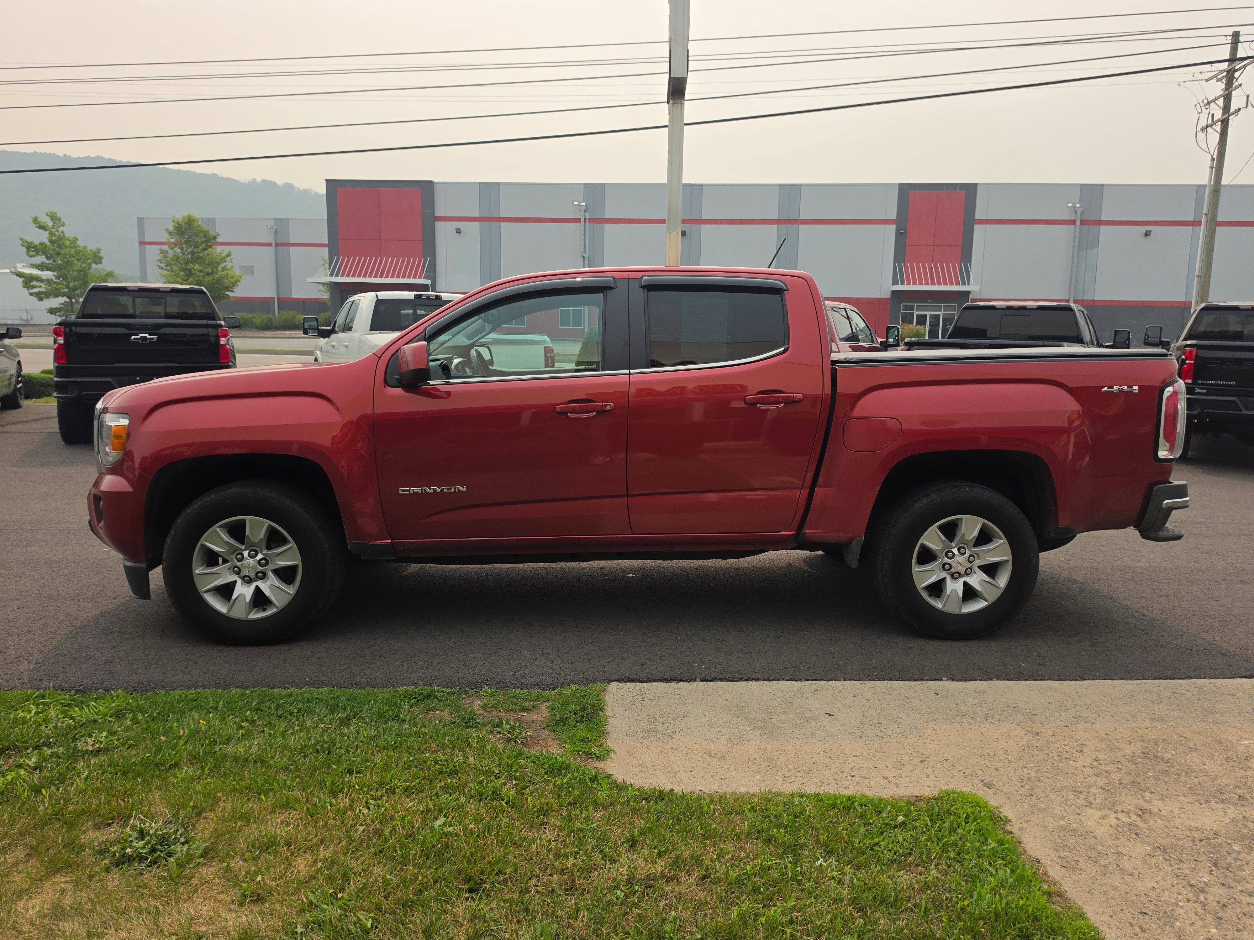 Used 2016 GMC Canyon SLE w/ SLE Convenience Package AWD/4WD image 7