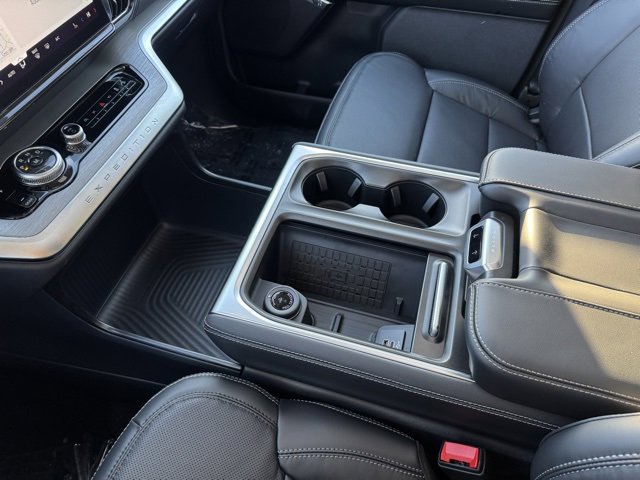 New 2025 Ford Expedition Max Platinum w/ Driver's Package image 26