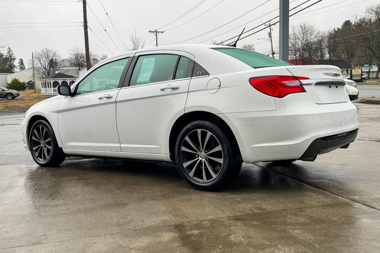 Used 2014 Chrysler 200 Touring w/ 200 S Group FWD image 4