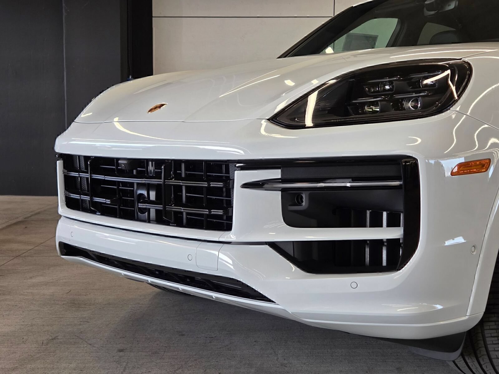Used 2026 Porsche Cayenne GTS AWD/4WD image 27