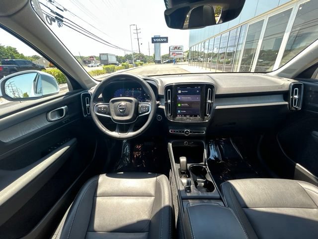 Used 2025 Volvo XC40 B5 Core AWD/4WD image 19