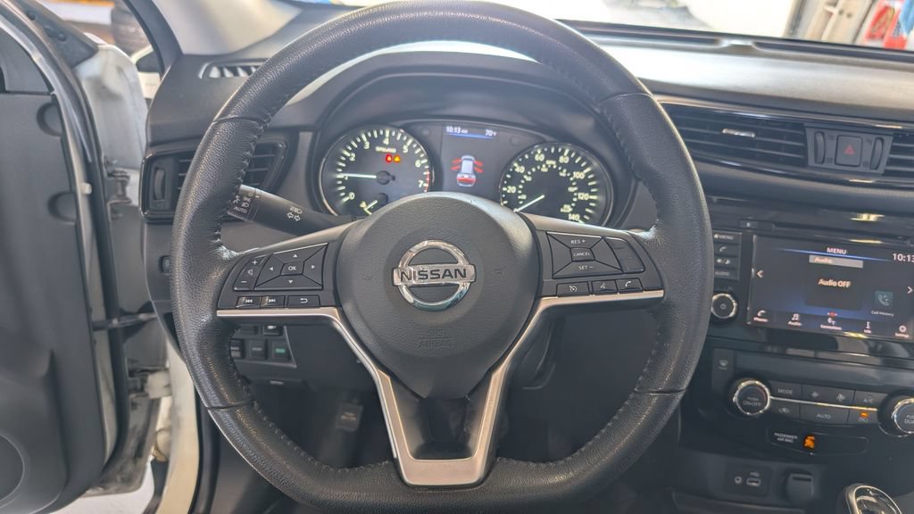Used 2020 Nissan Rogue SV AWD/4WD image 7