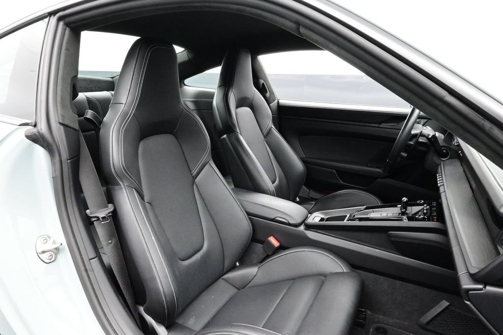 Certified 2025 Porsche 911 Carrera GTS RWD image 14
