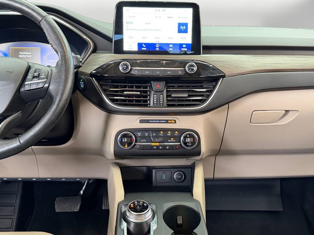 Used 2020 Ford Escape Titanium image 11