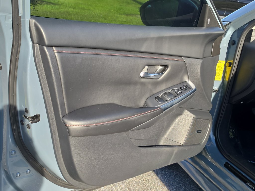 Used 2024 Nissan Sentra SR w/ SR Premium Package FWD image 17