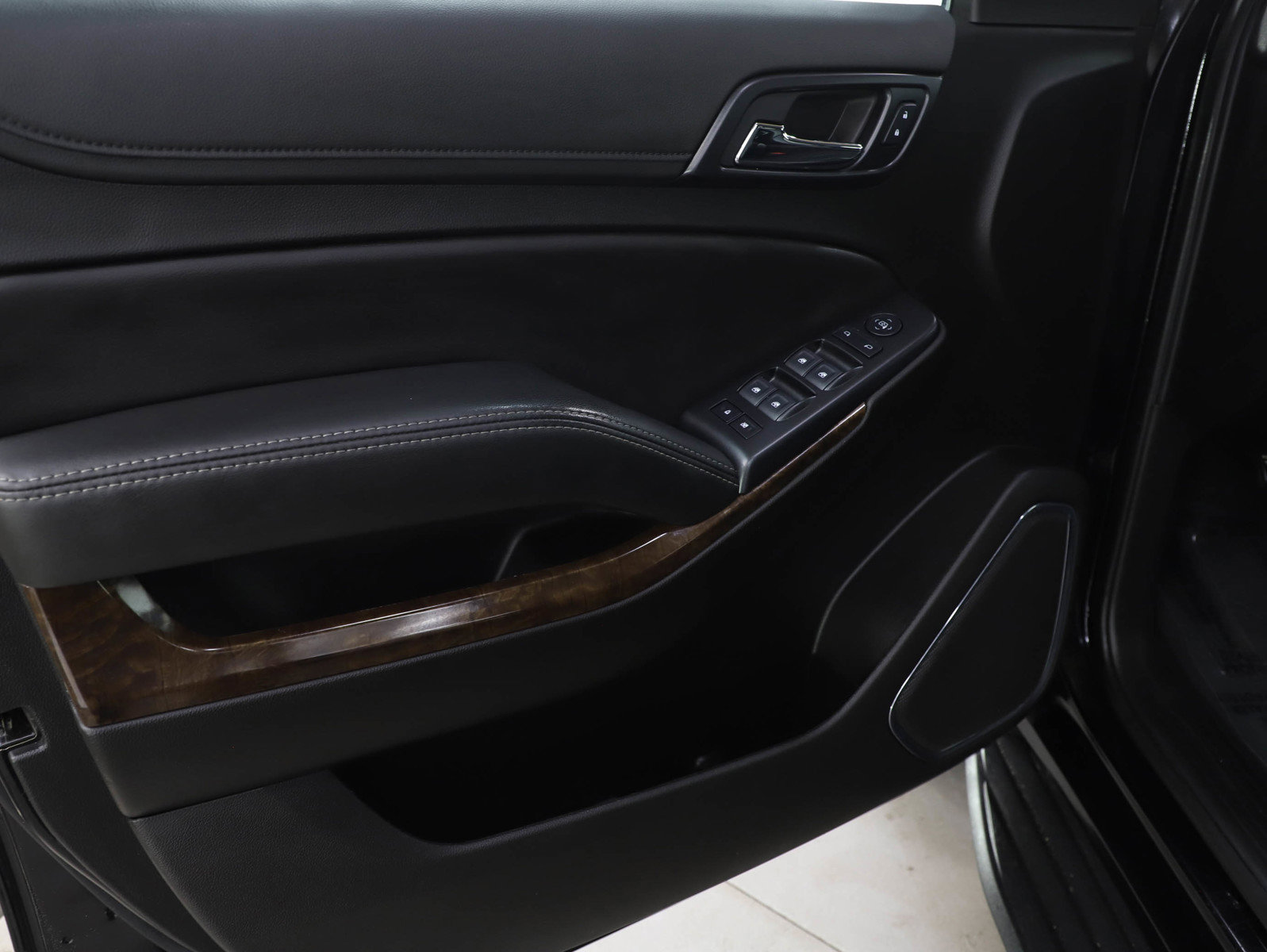 Used 2019 Chevrolet Tahoe LS AWD/4WD image 22