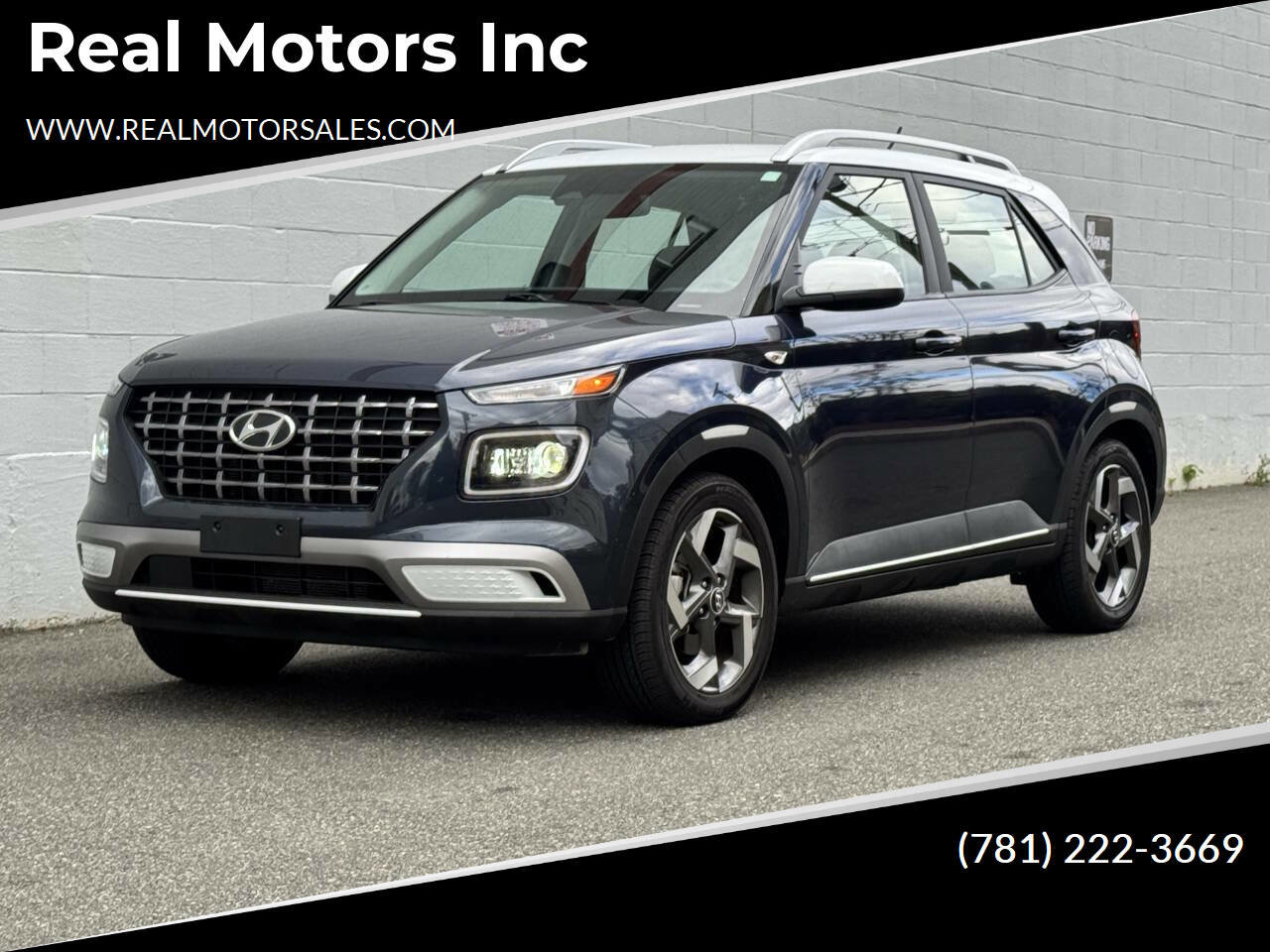Used 2023 Hyundai Venue Limited w/ Cargo Package image 1