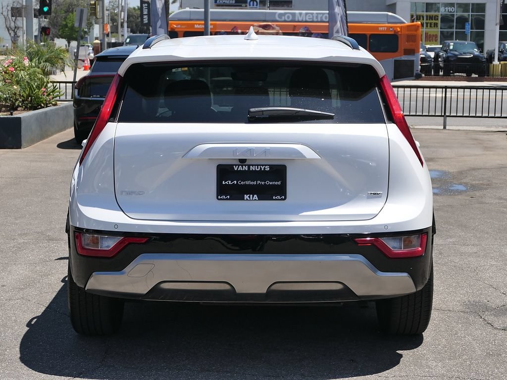 Used 2024 Kia Niro EX Touring FWD image 5