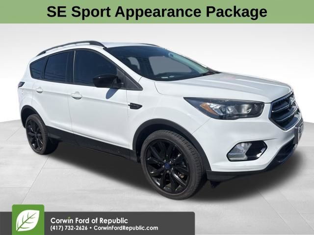 Used 2018 Ford Escape SE w/ SE Sport Appearance Package AWD/4WD image 3