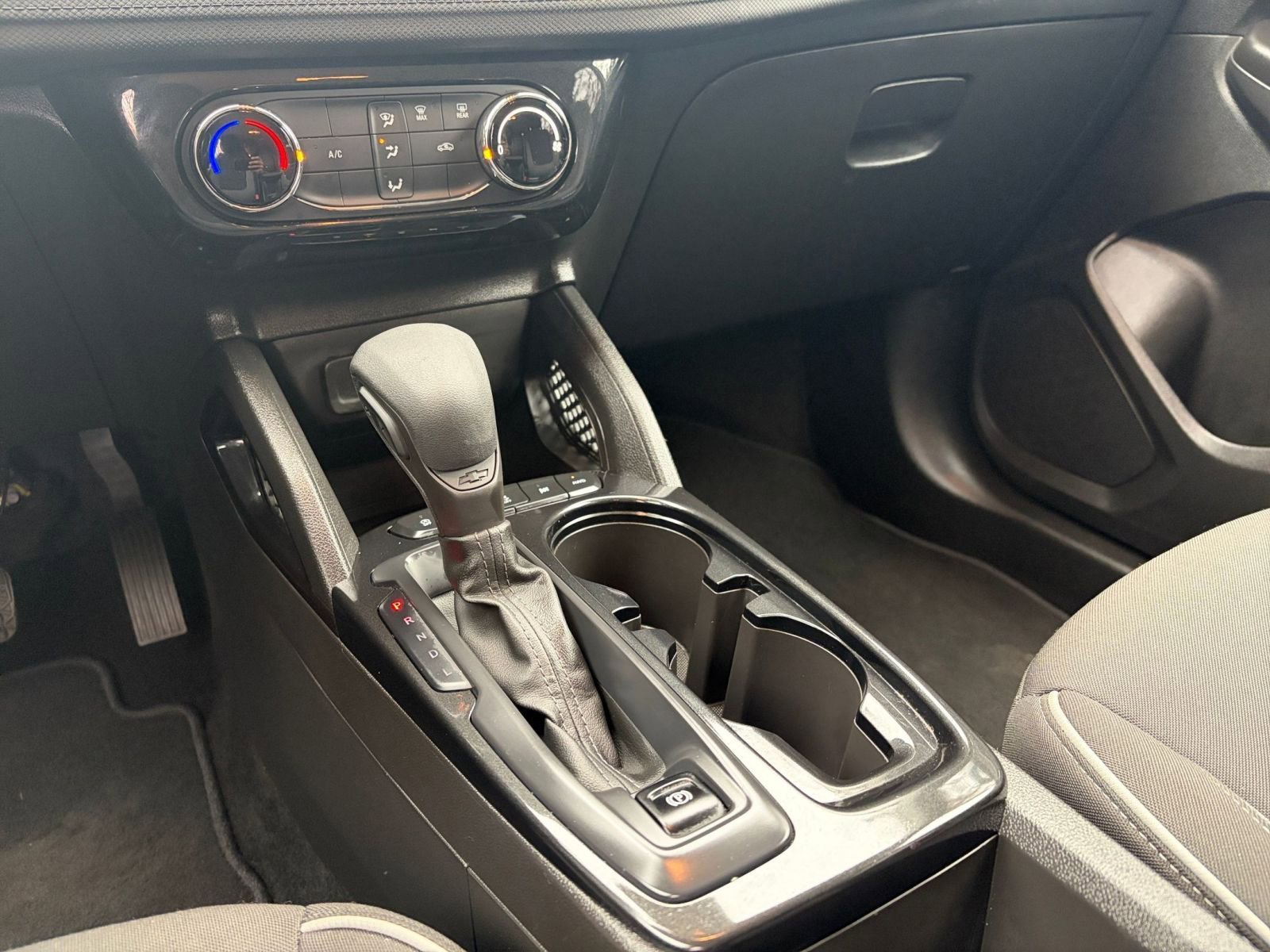 Used 2025 Chevrolet TrailBlazer LT w/ Driver Confidence Package image 39