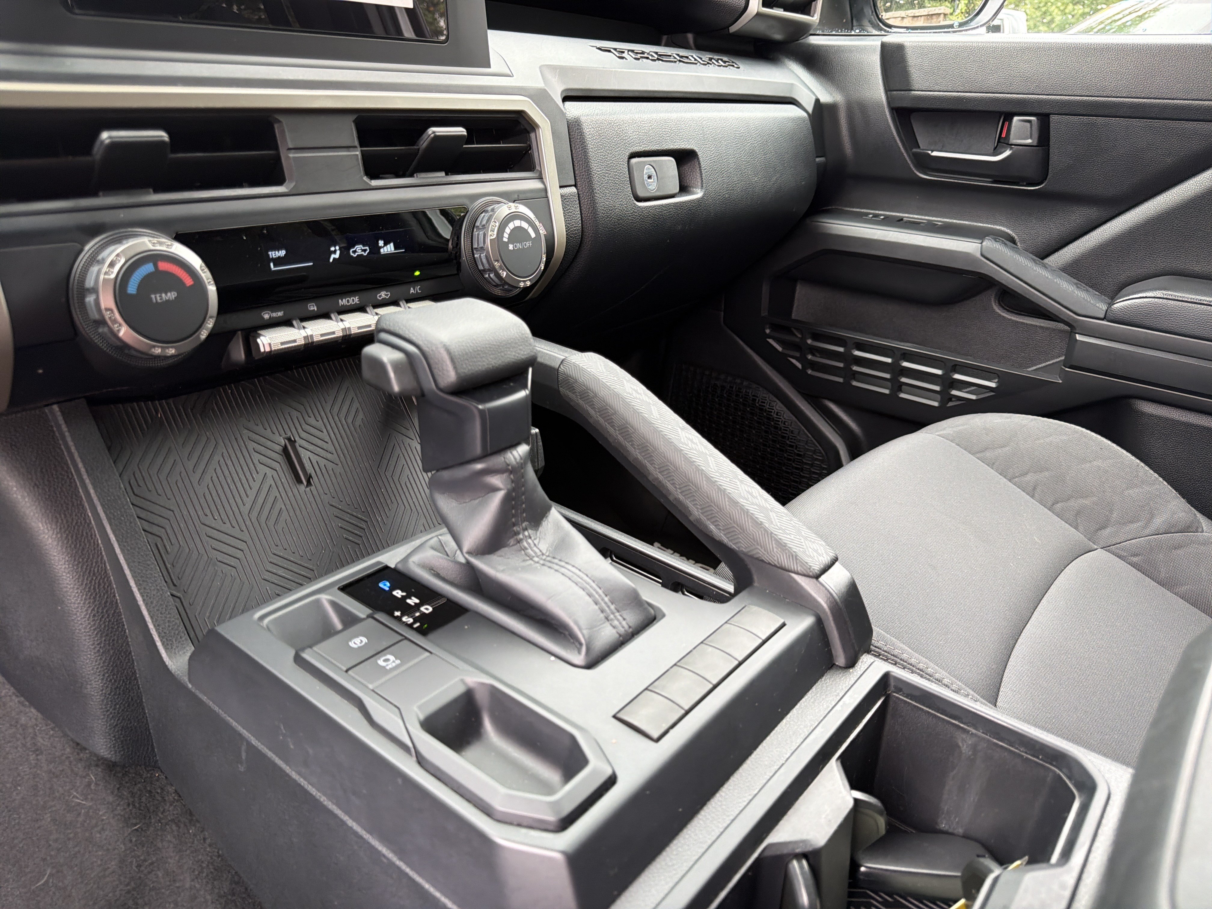 Used 2025 Toyota Tacoma SR RWD image 29