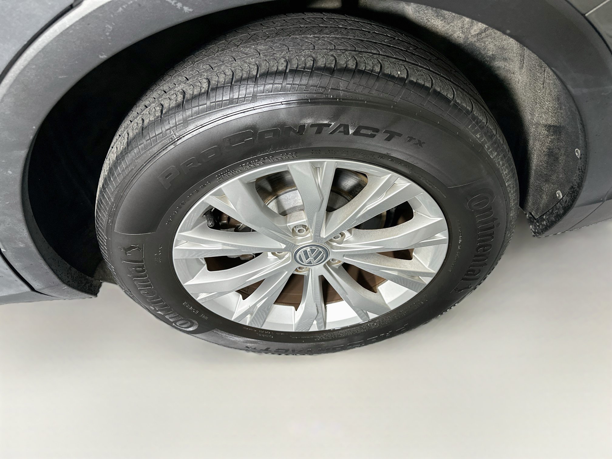 Used 2018 Volkswagen Tiguan S FWD image 11
