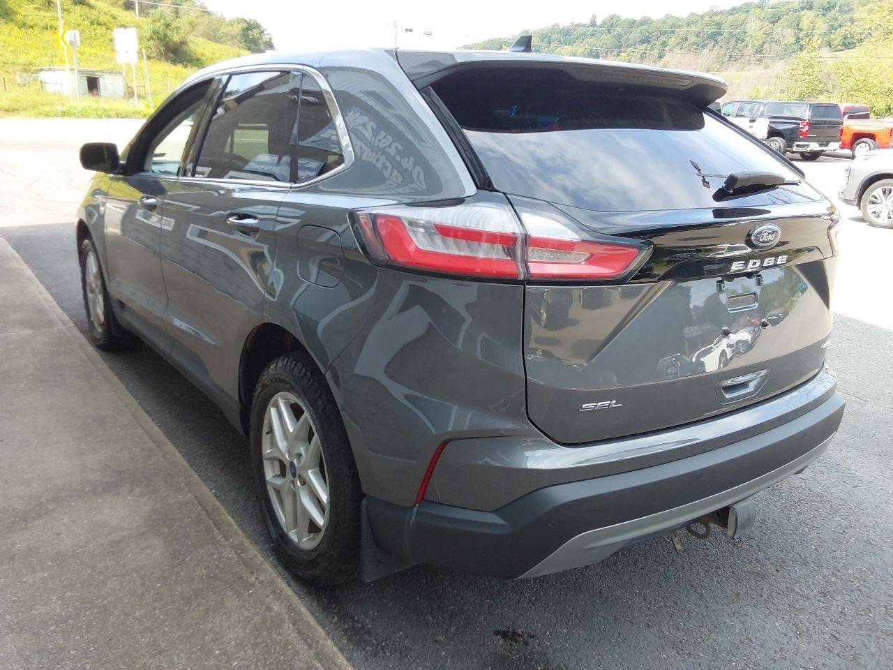 Used 2022 Ford Edge SEL w/ Convenience Package AWD/4WD image 5