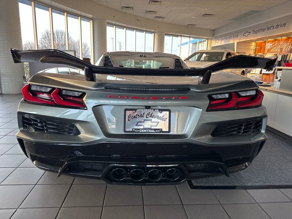 Used 2023 Chevrolet Corvette Z06 w/ Z07 Performance Package image 3