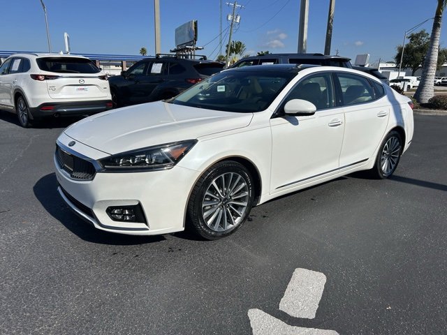 Used 2017 Kia Cadenza Technology image 3